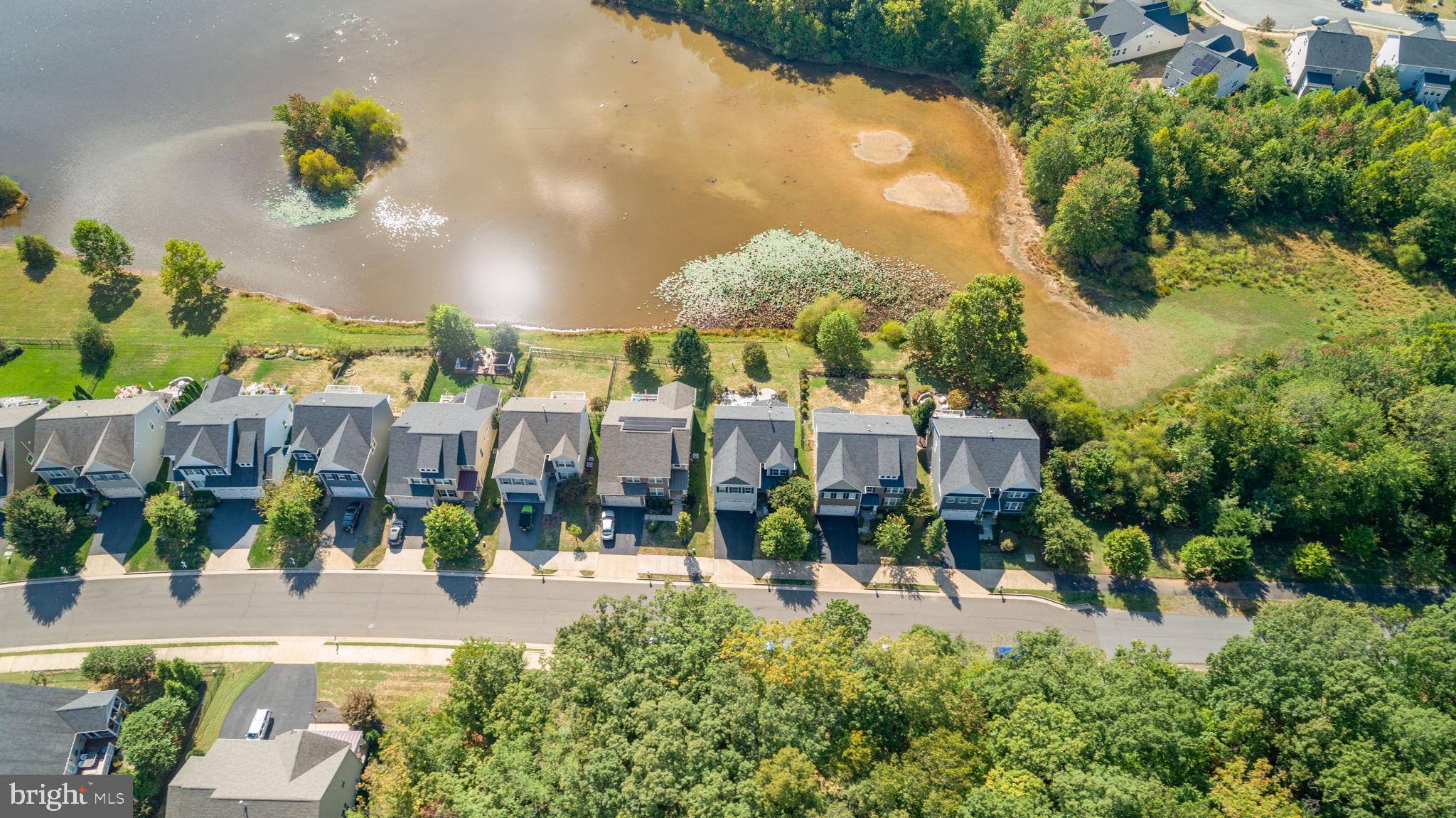 7116 LAKE DRIVE
