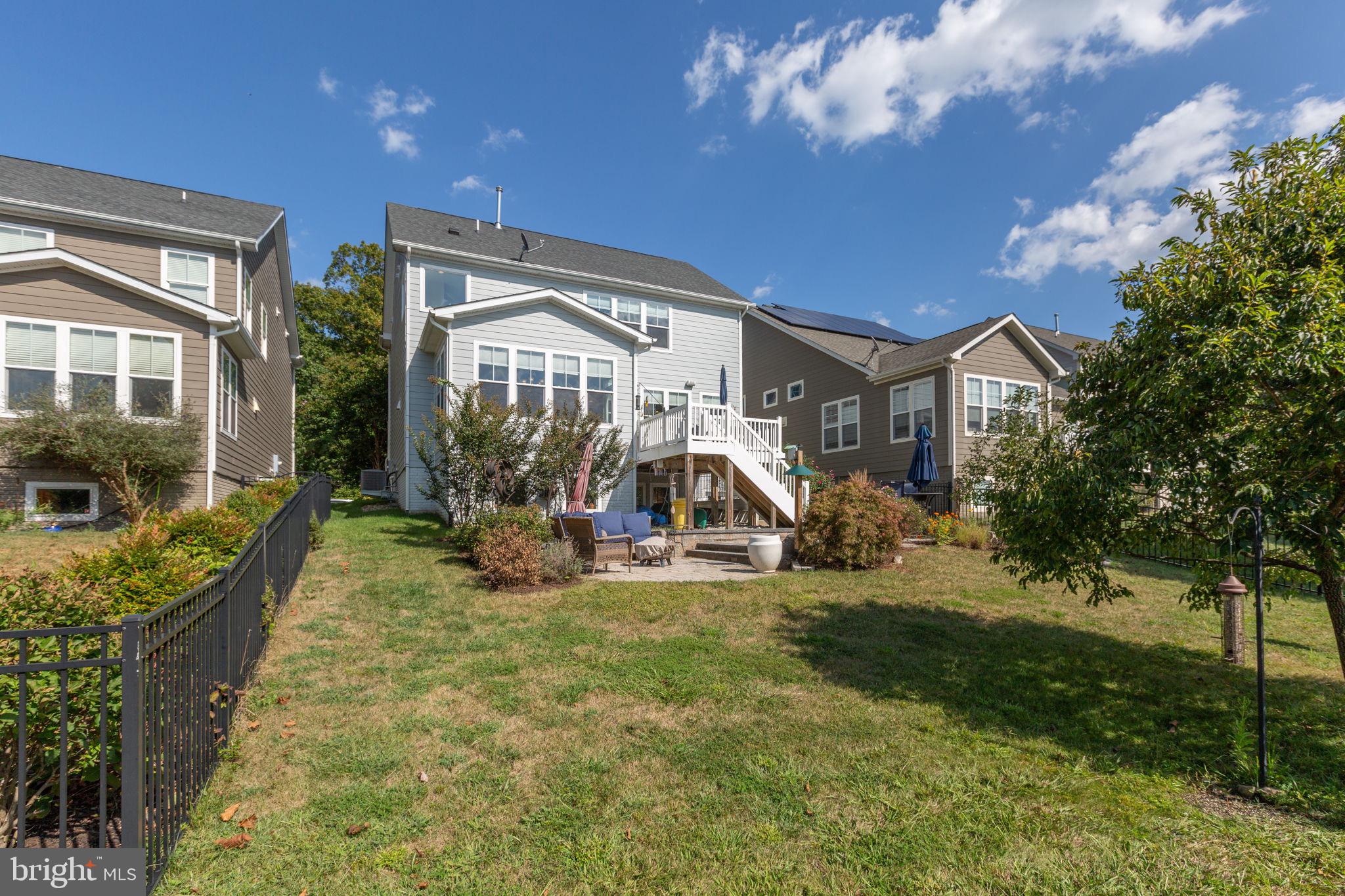 7116 LAKE DRIVE