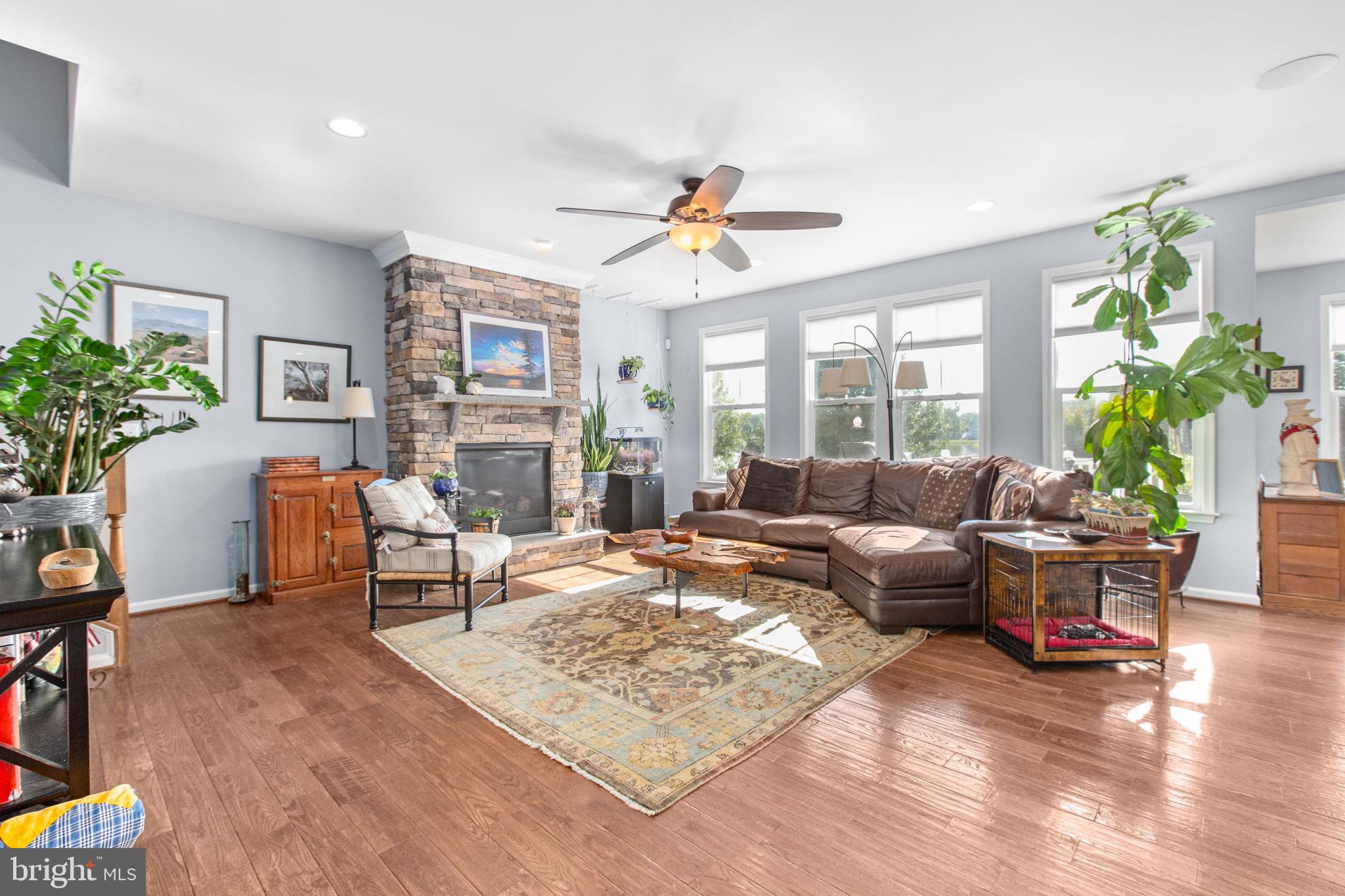 7116 LAKE DRIVE