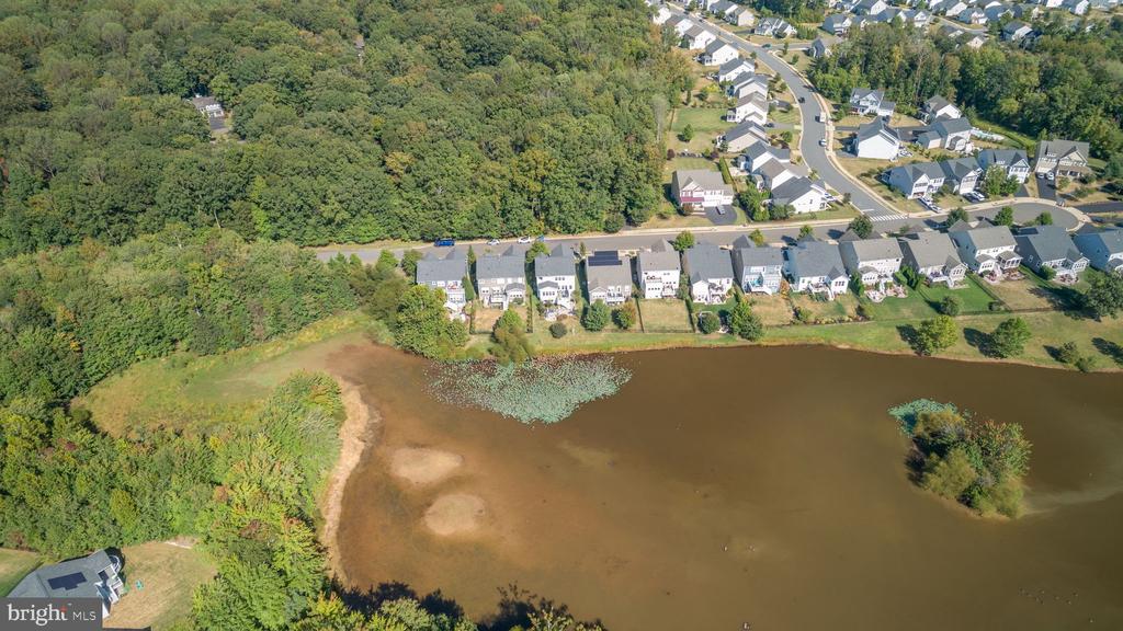 7116 LAKE DRIVE
