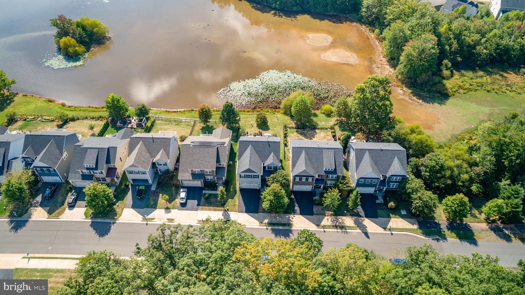 7116 LAKE DRIVE