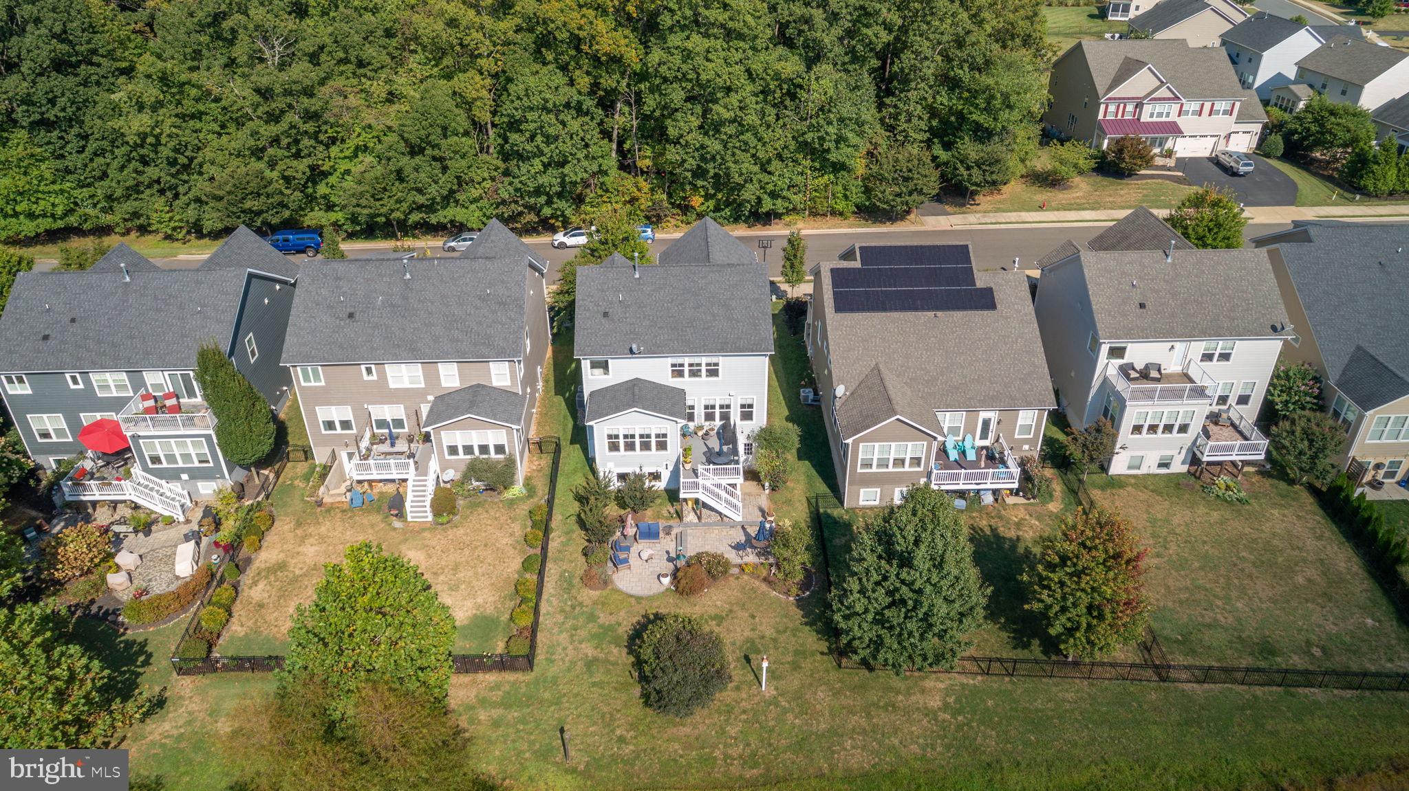 7116 LAKE DRIVE