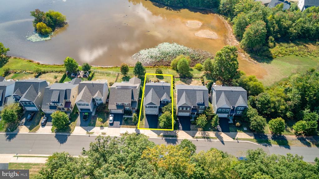 7116 LAKE DRIVE