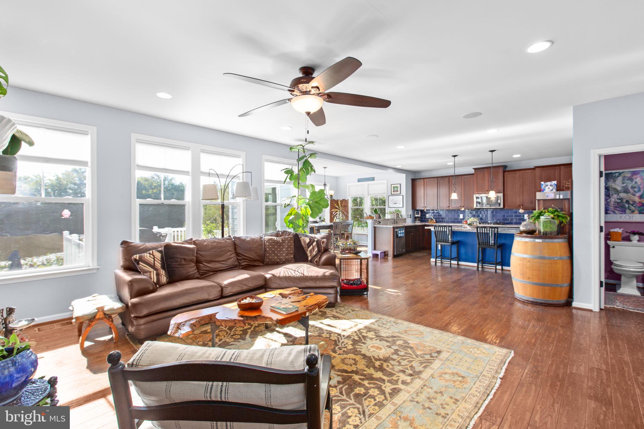 7116 LAKE DRIVE