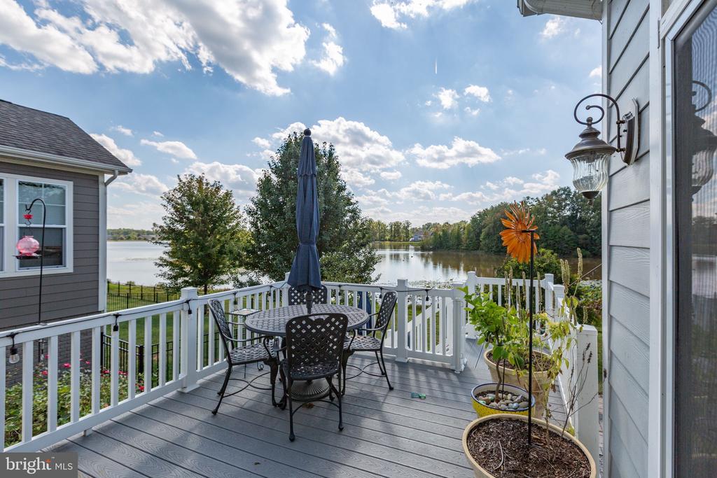 7116 LAKE DRIVE