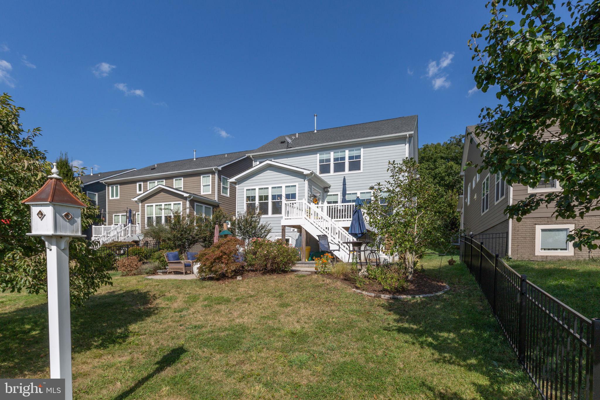 7116 LAKE DRIVE