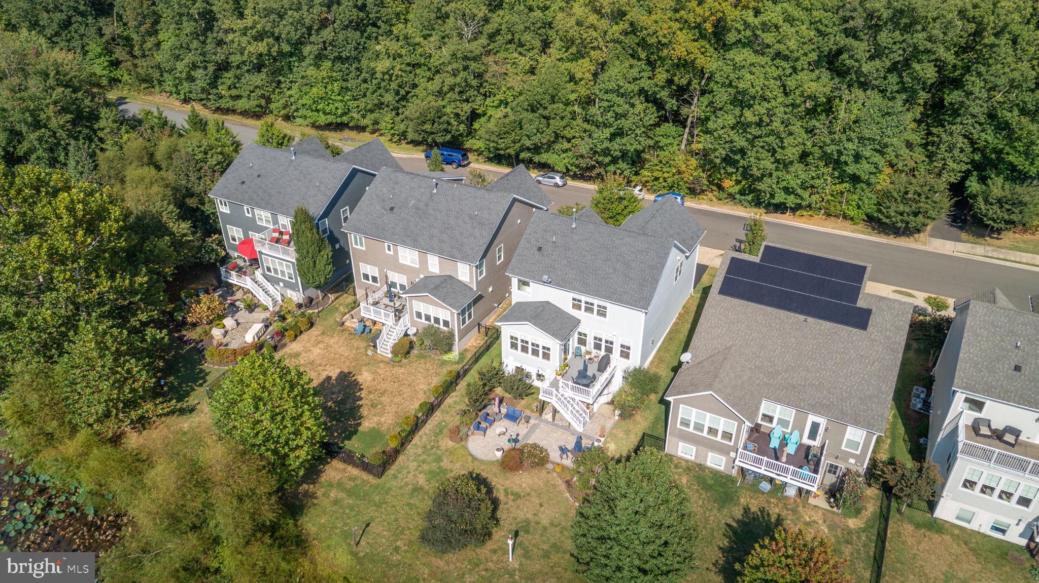 7116 LAKE DRIVE
