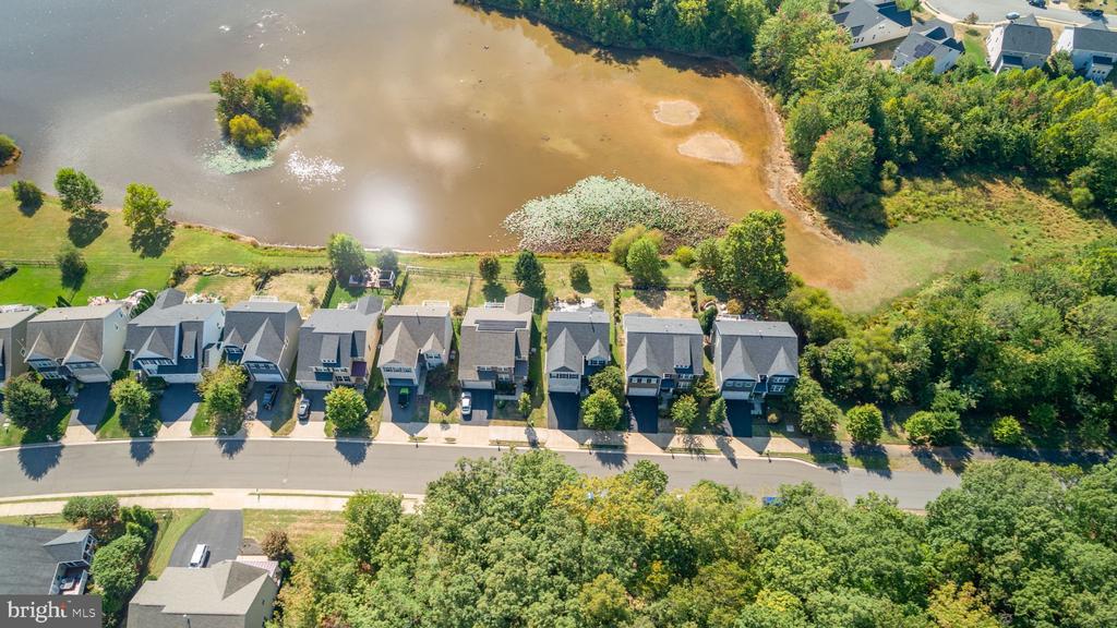 7116 LAKE DRIVE