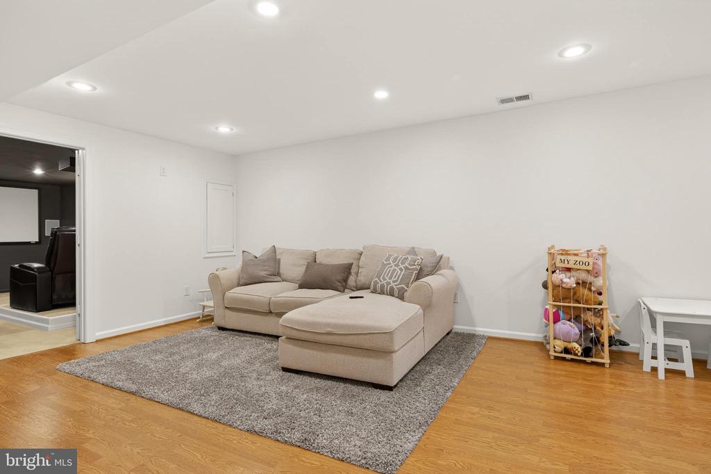 242 FOX CHASE STREET