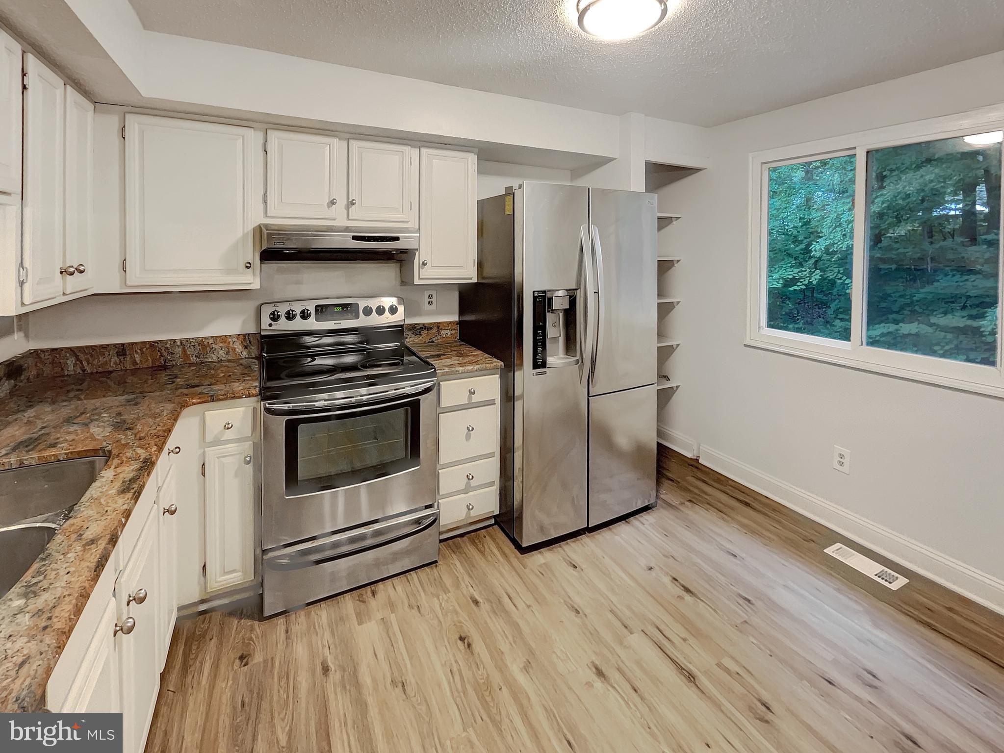 8160 CURVING CREEK COURT