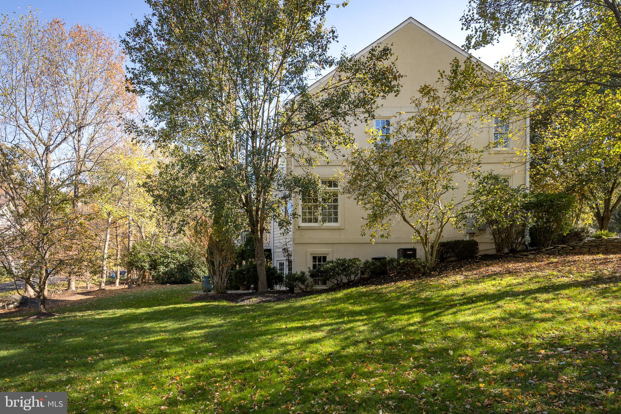 12012 CREEKBEND DRIVE