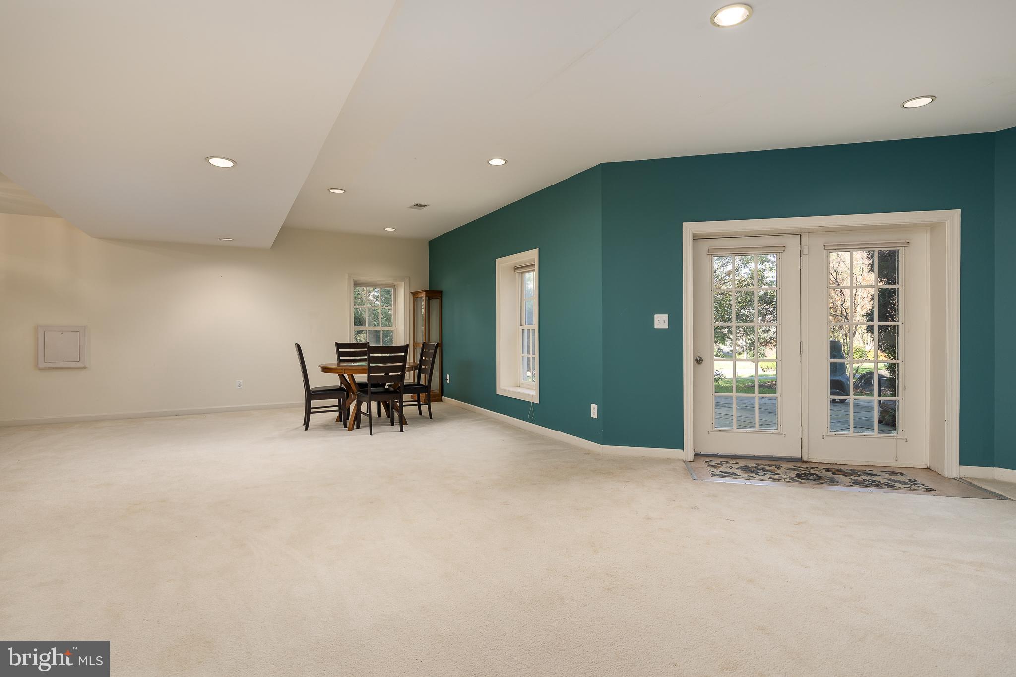 12012 CREEKBEND DRIVE