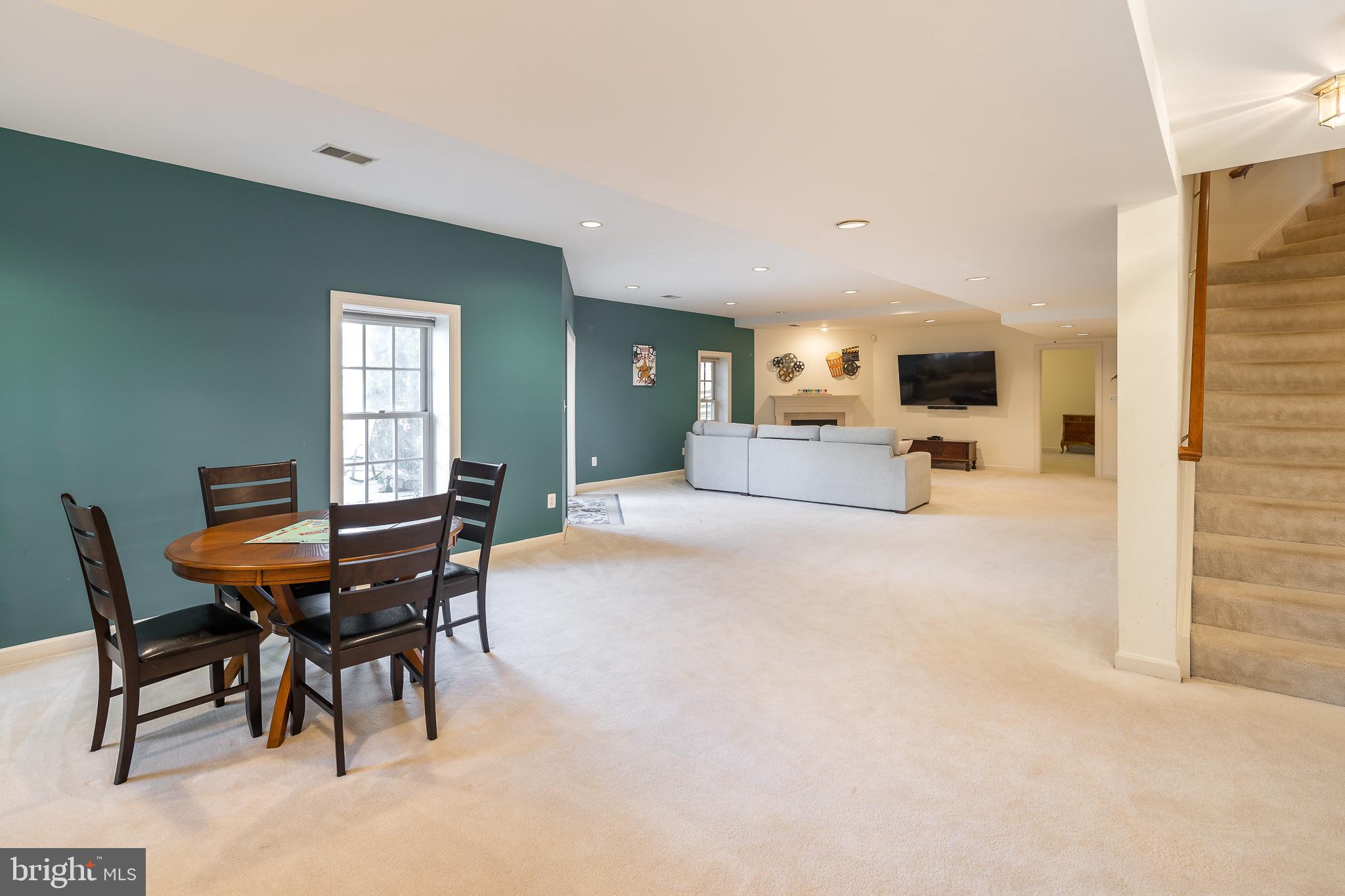 12012 CREEKBEND DRIVE