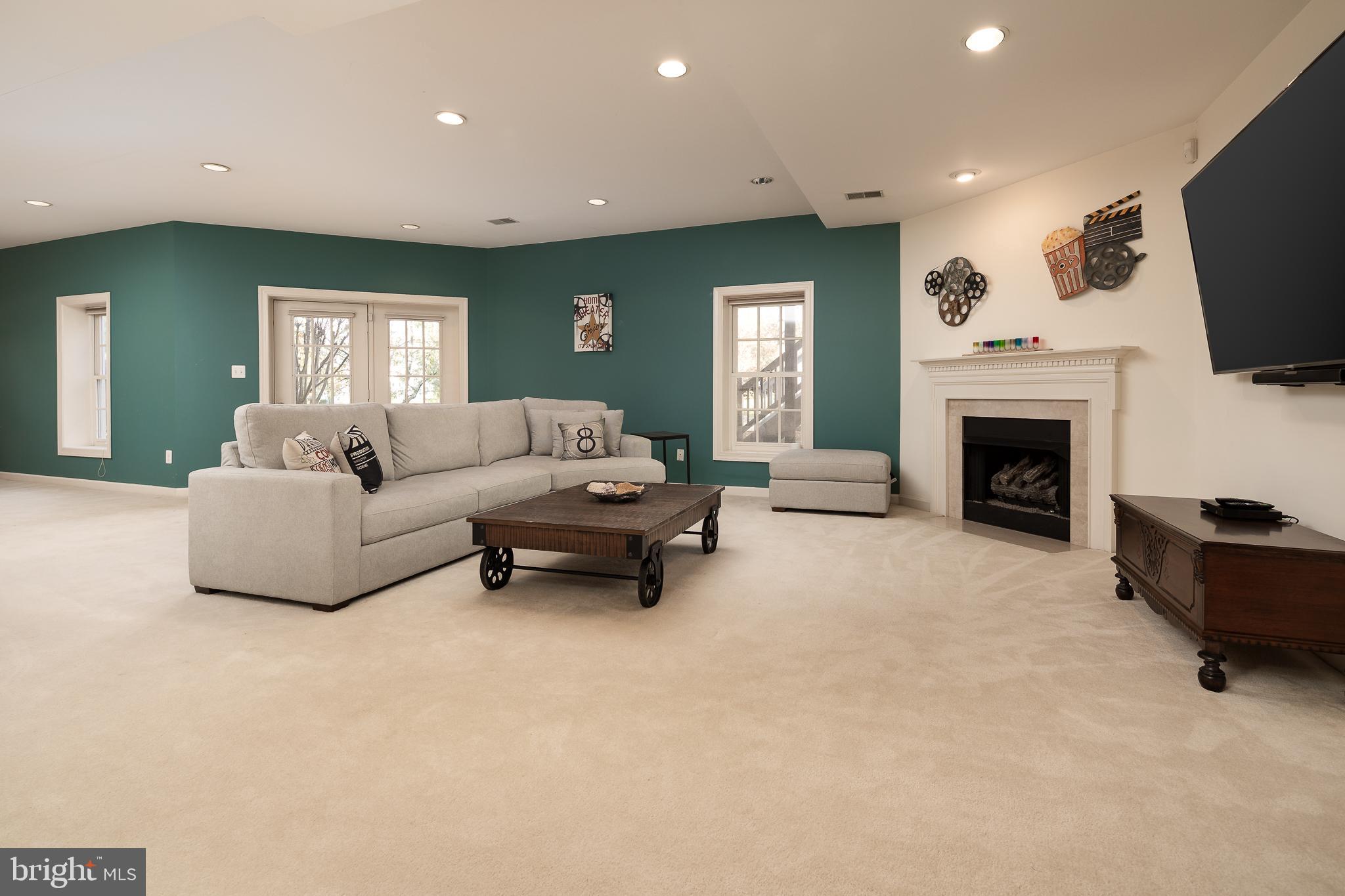 12012 CREEKBEND DRIVE