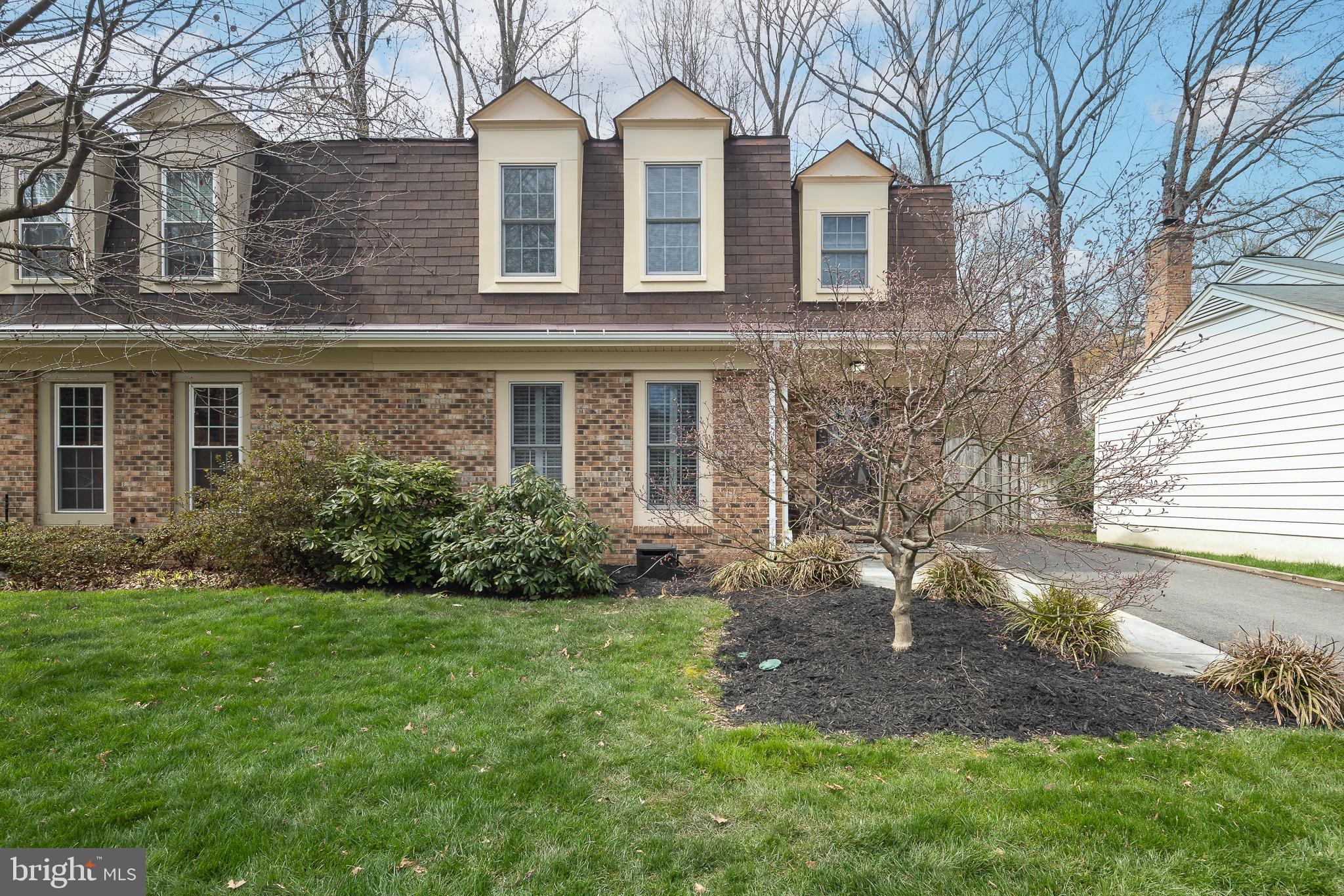 9998 HEMLOCK WOODS LANE