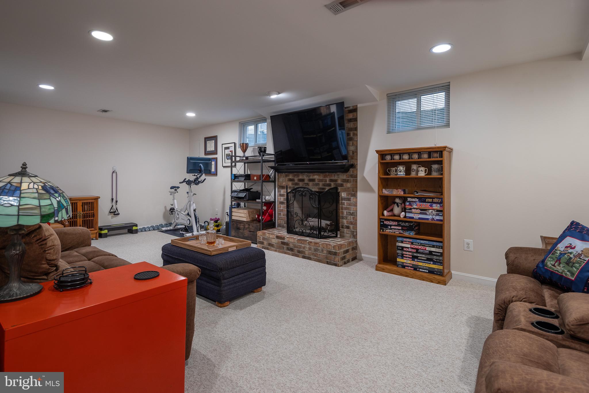9998 HEMLOCK WOODS LANE