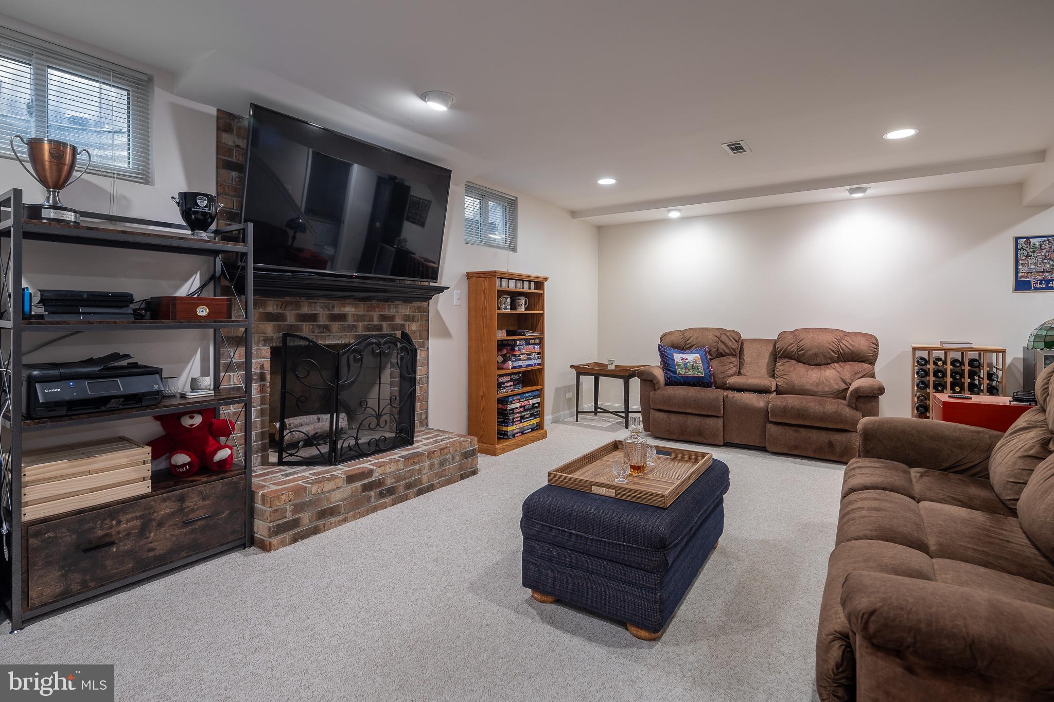 9998 HEMLOCK WOODS LANE