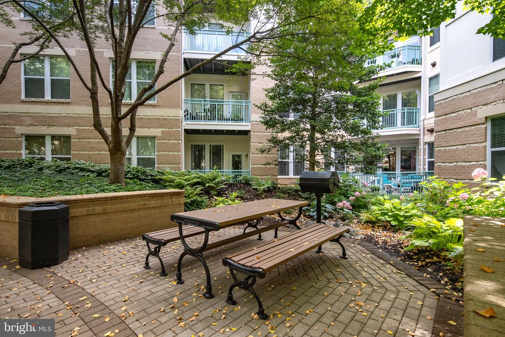 12000 MARKET STREET T90