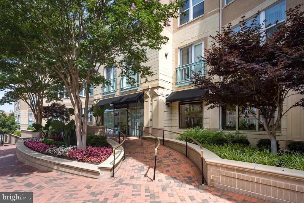 12000 MARKET STREET T90