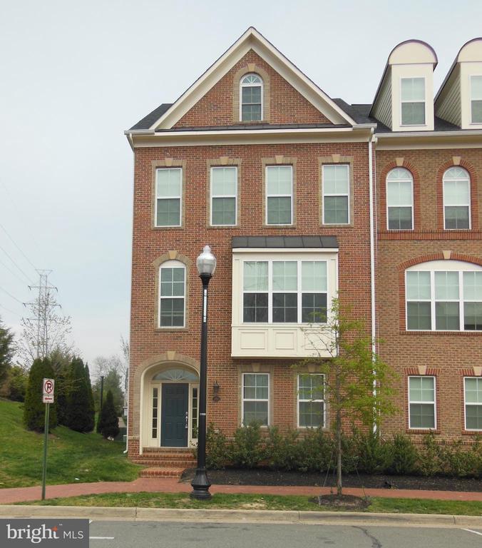 751 CENTER STREET