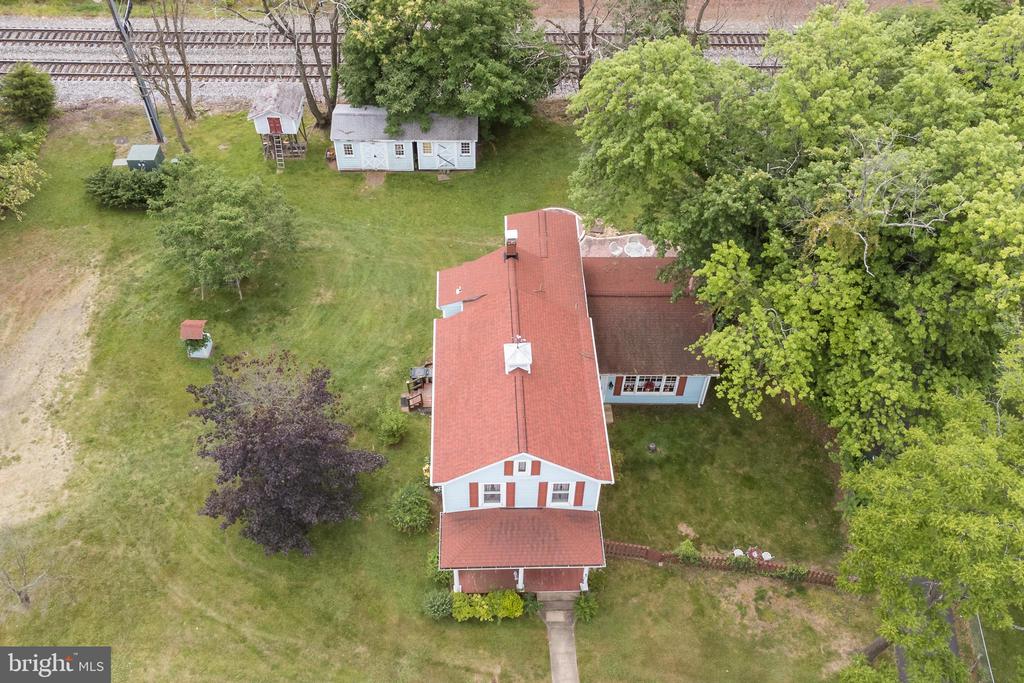 8901 CENTER STREET