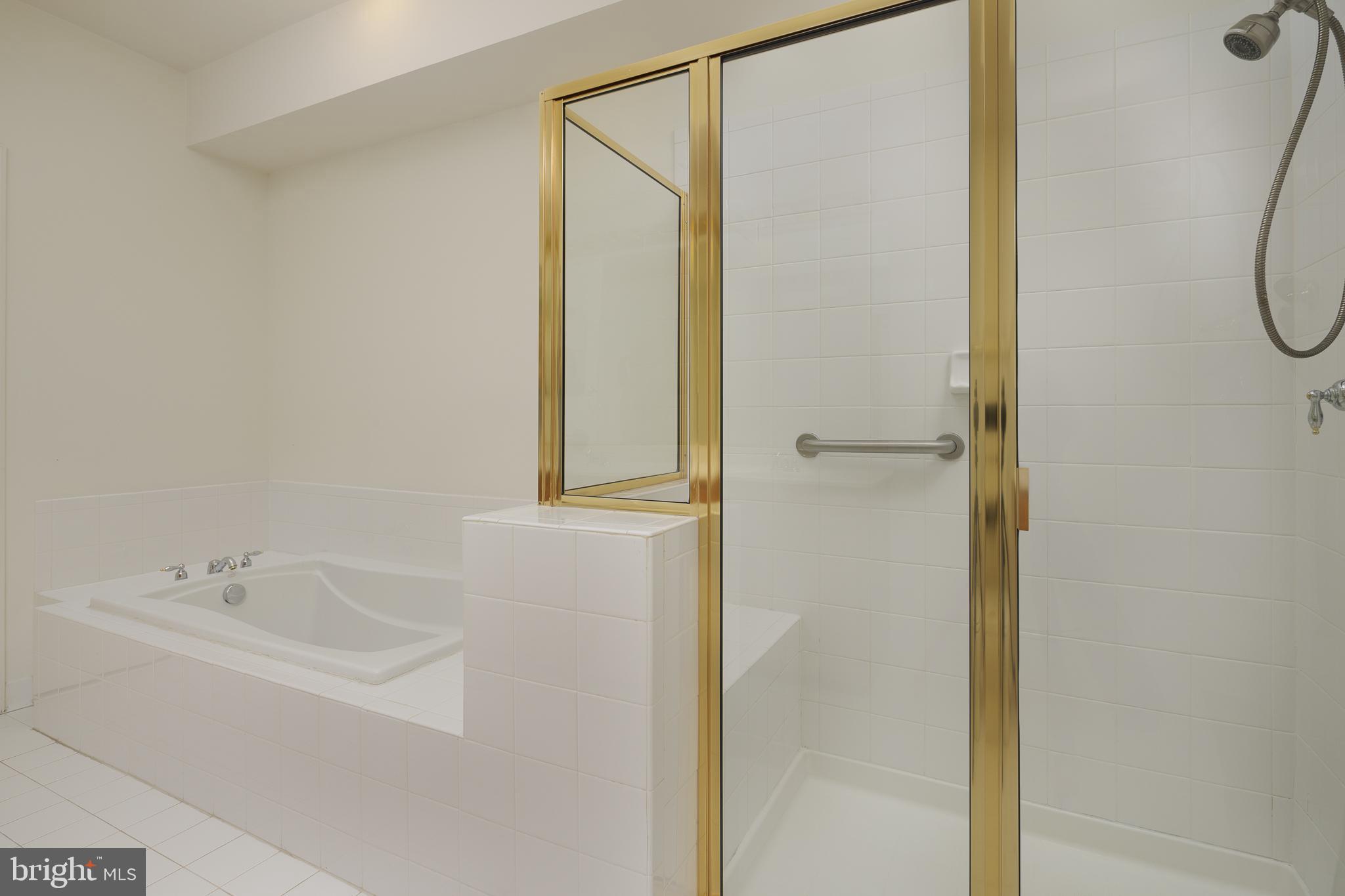 8600 LIBERTY TRAIL 206