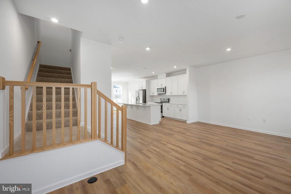 10157 QUEENS WAY
