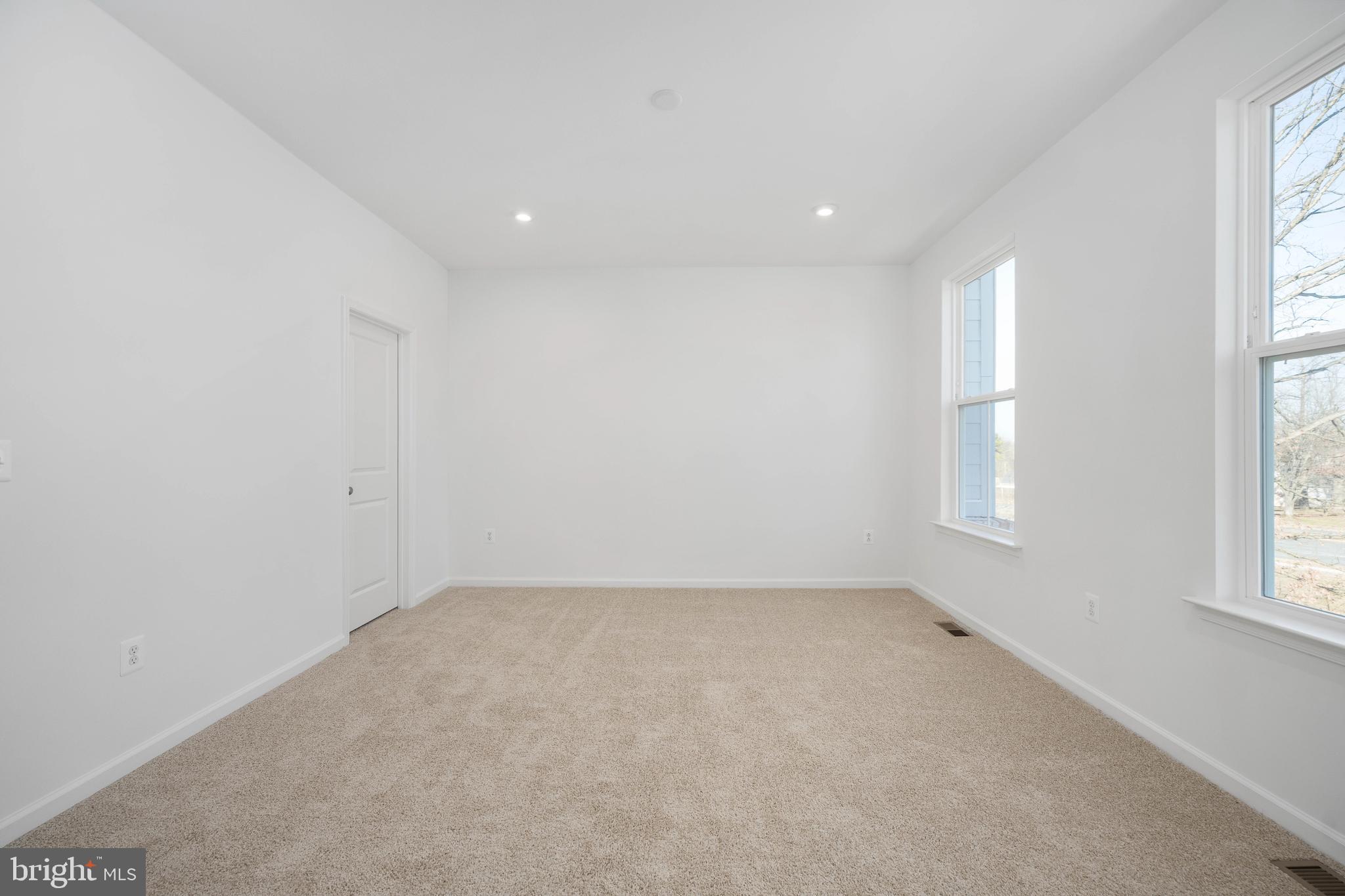 10157 QUEENS WAY