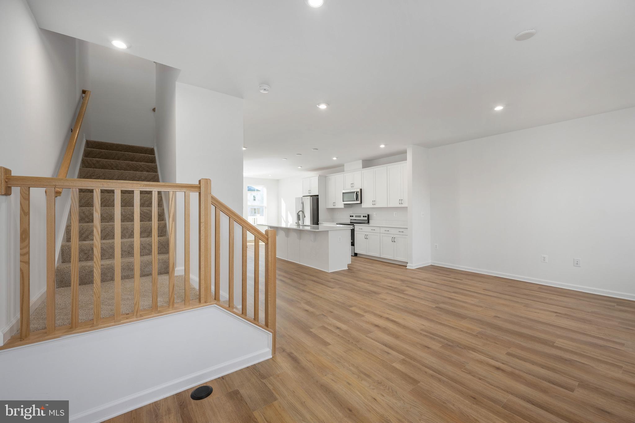 10157 QUEENS WAY