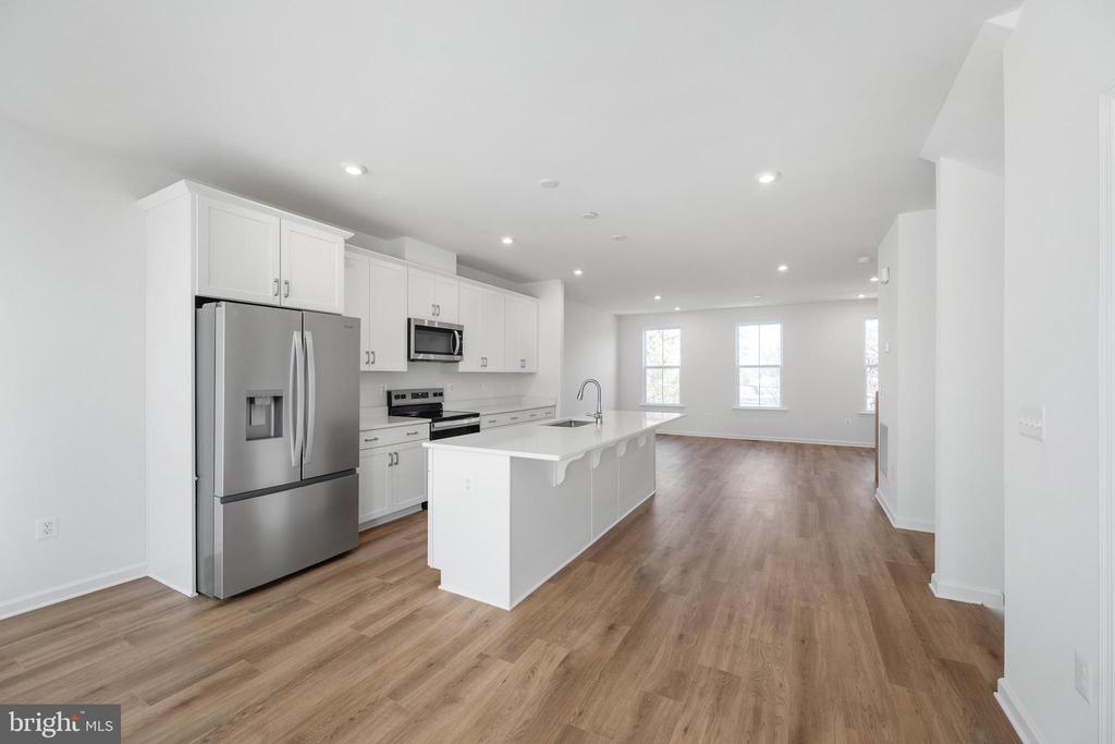10157 QUEENS WAY