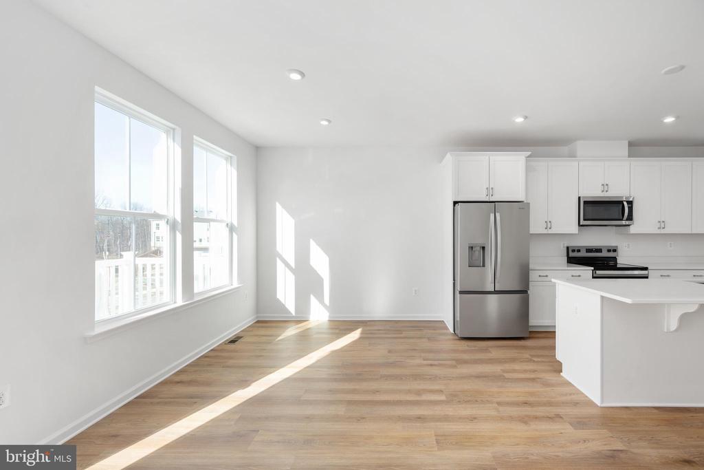 10157 QUEENS WAY