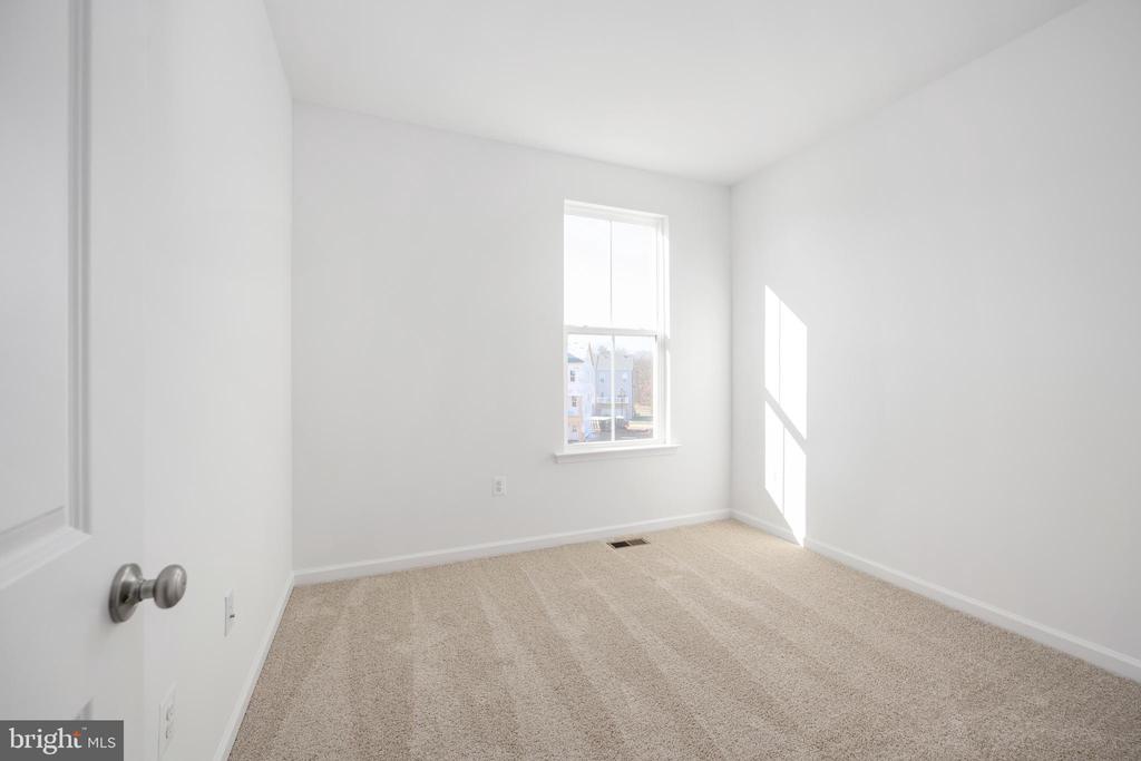 10157 QUEENS WAY