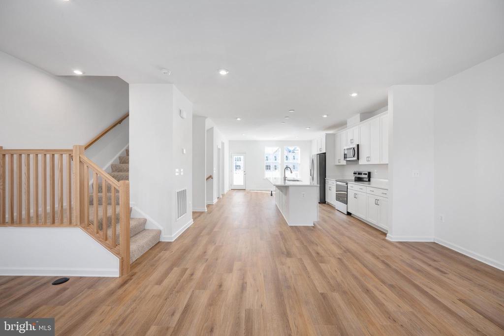 10157 QUEENS WAY