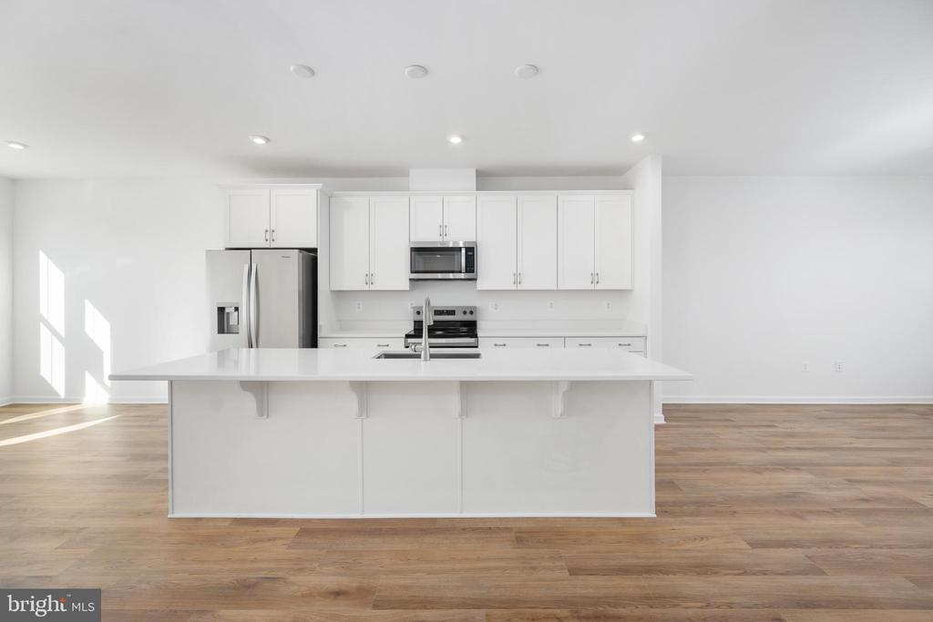 10157 QUEENS WAY