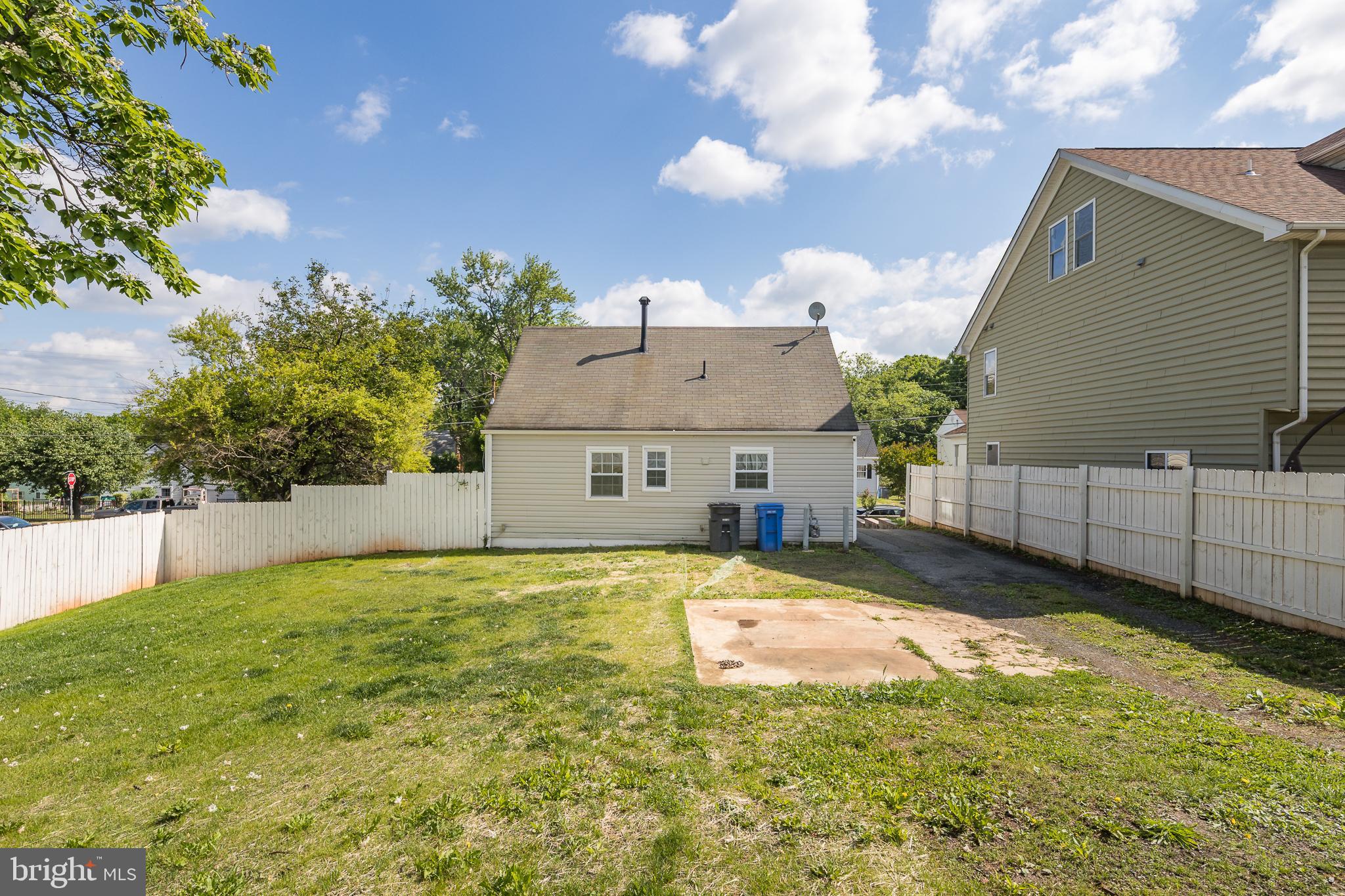 285 MANASSAS DRIVE