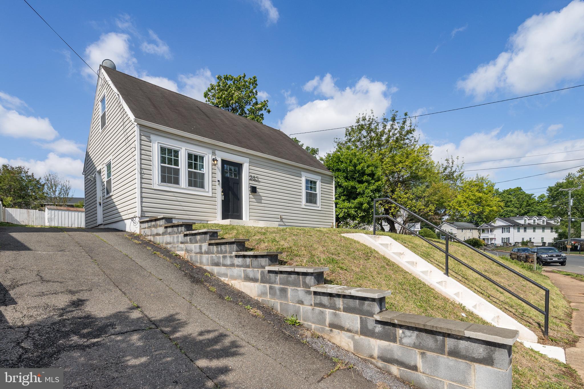 285 MANASSAS DRIVE