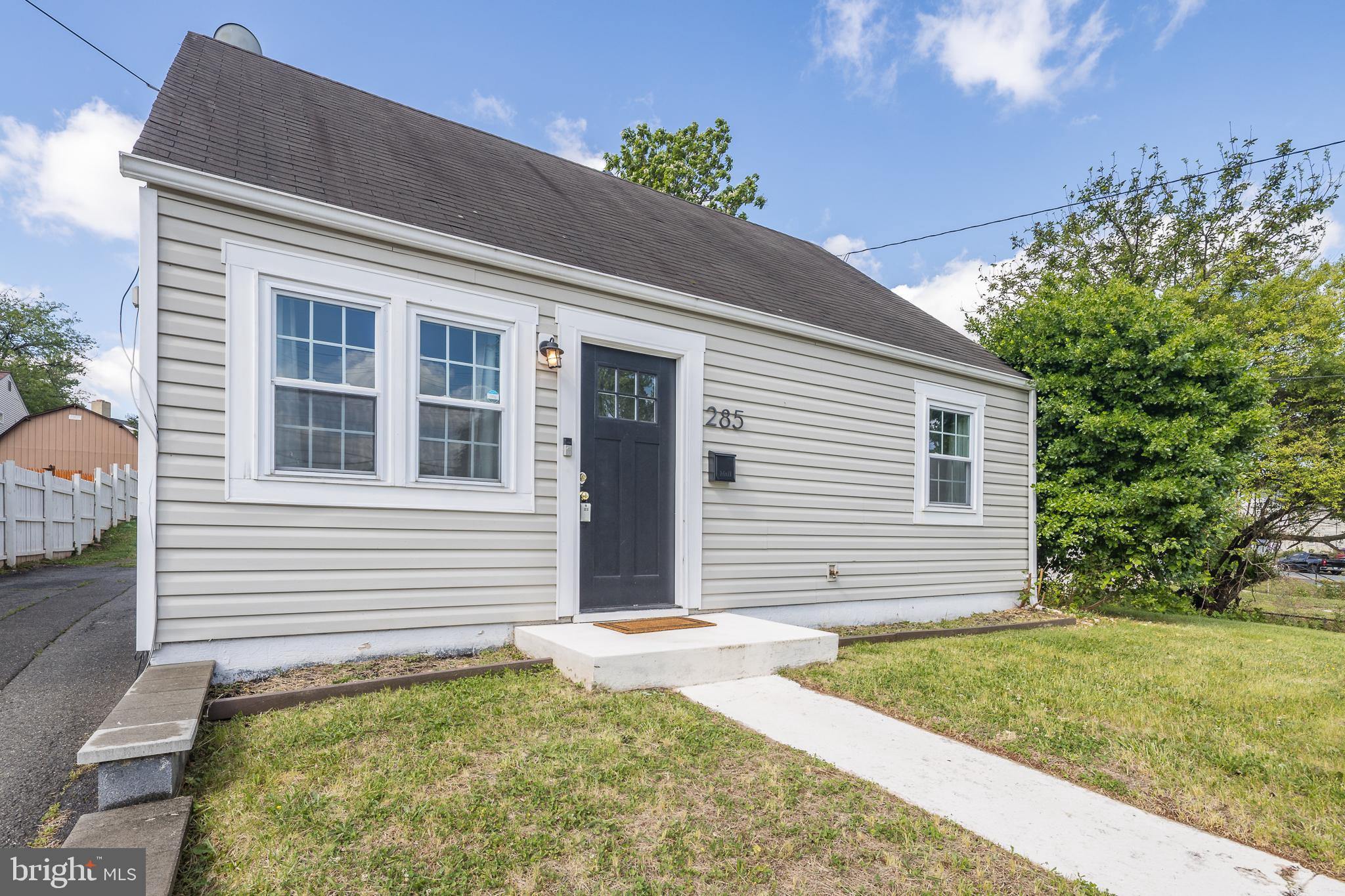 285 MANASSAS DRIVE