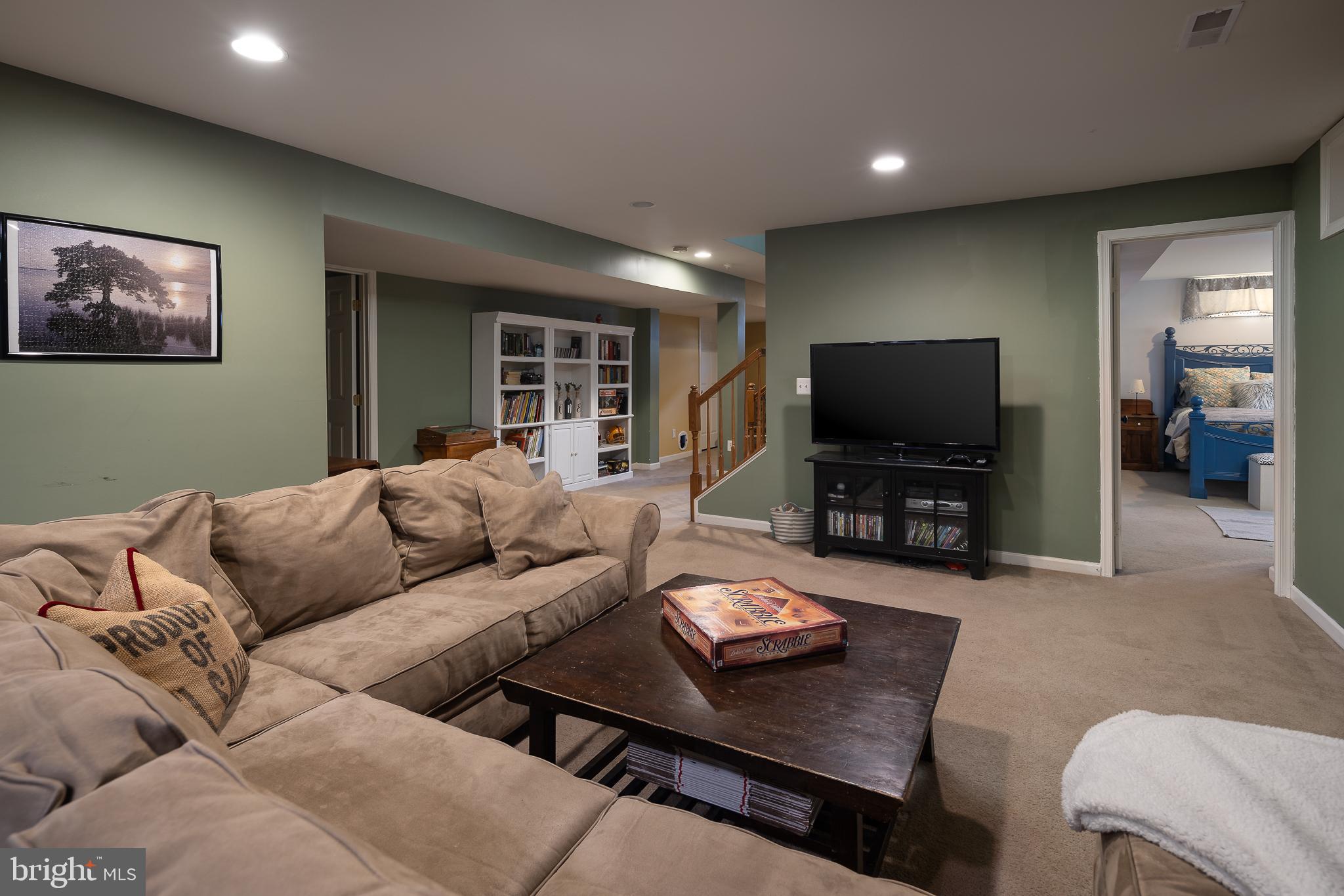 6805 MANDALAY COURT