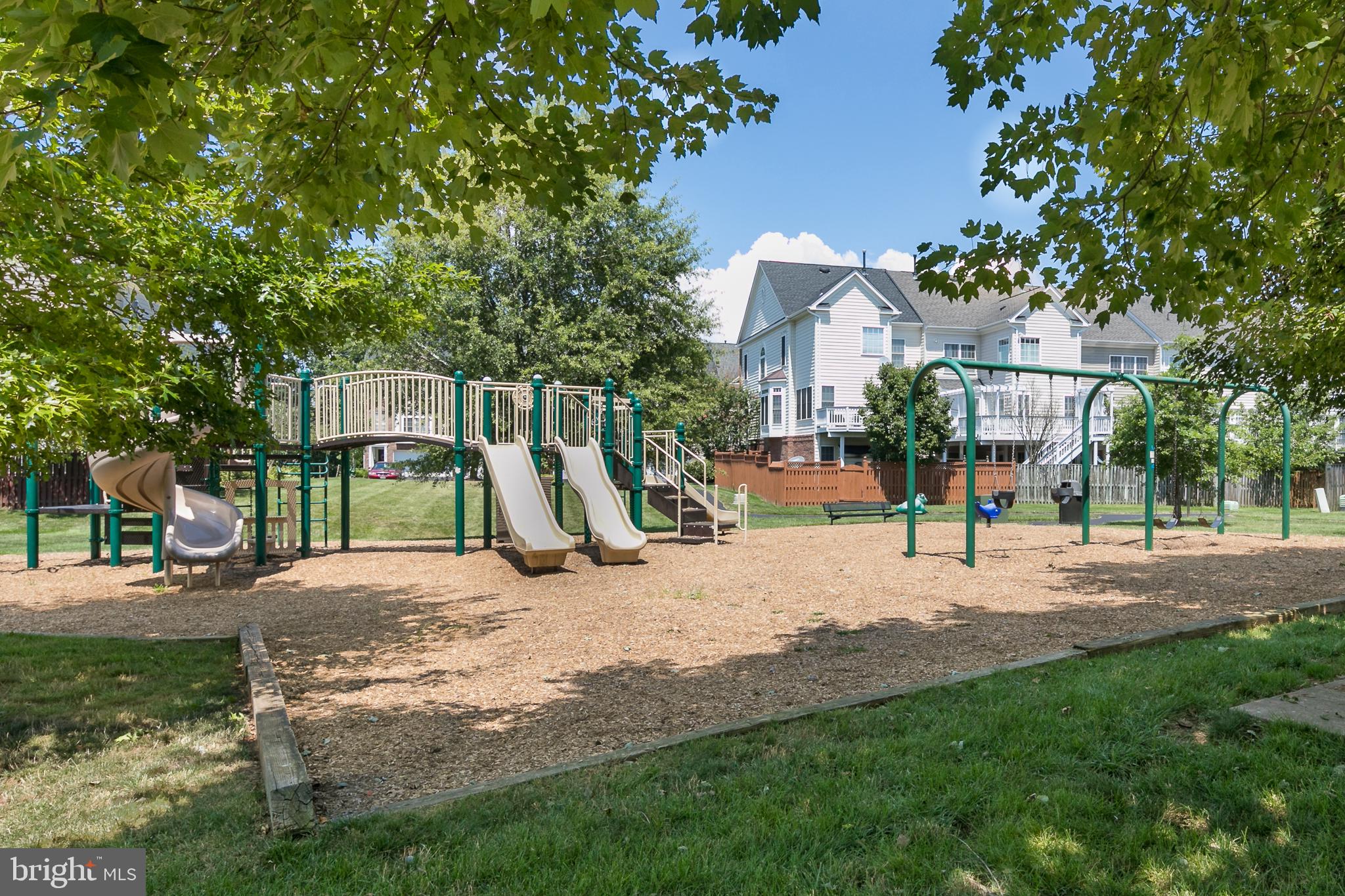 6805 MANDALAY COURT