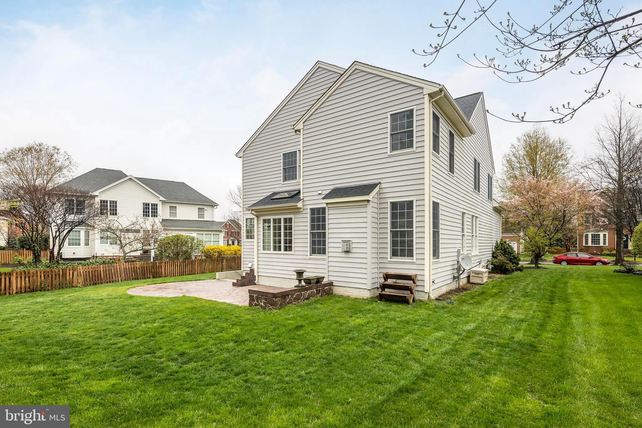 5506 HILLSMAN FARM LANE