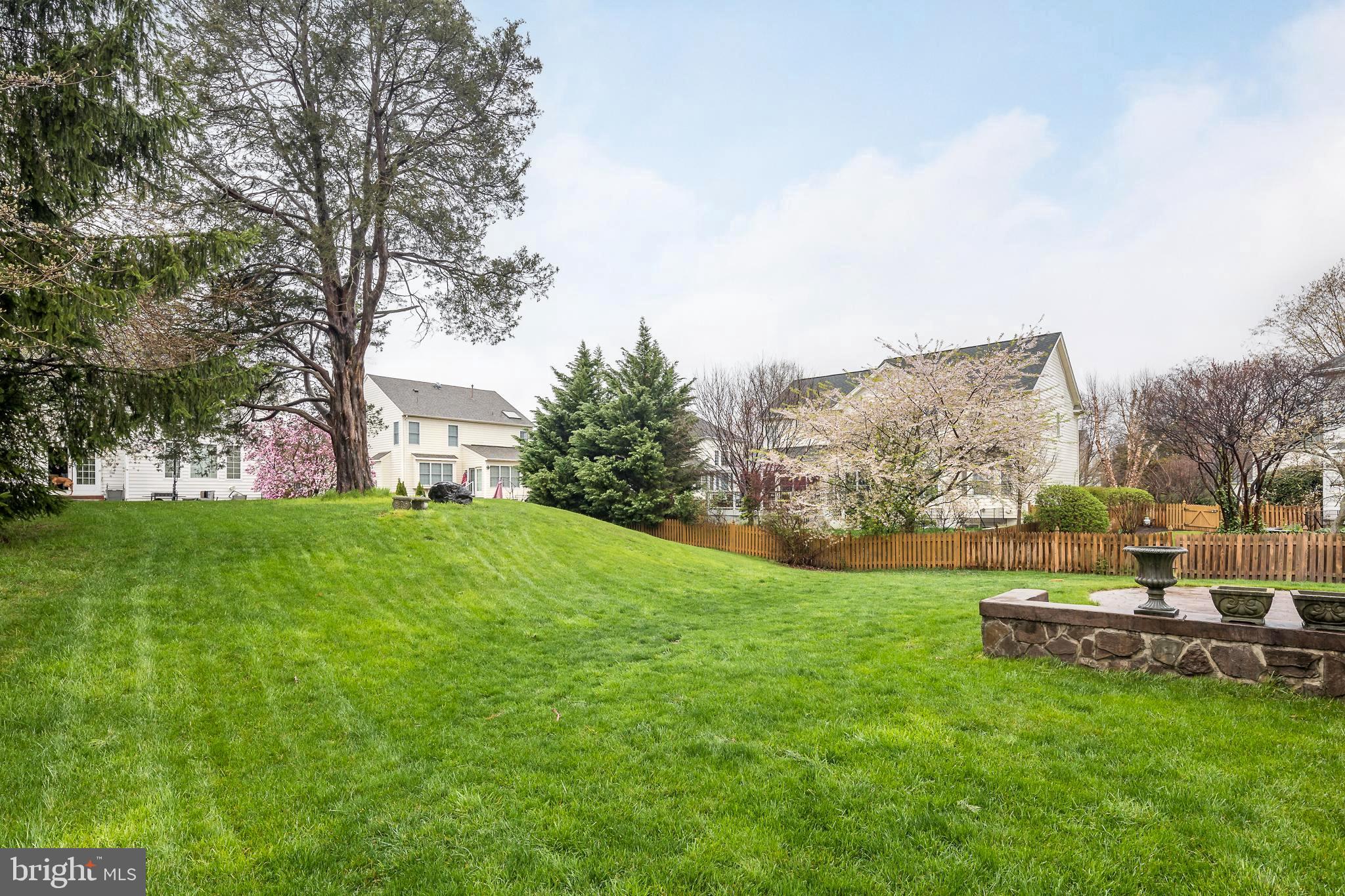 5506 HILLSMAN FARM LANE