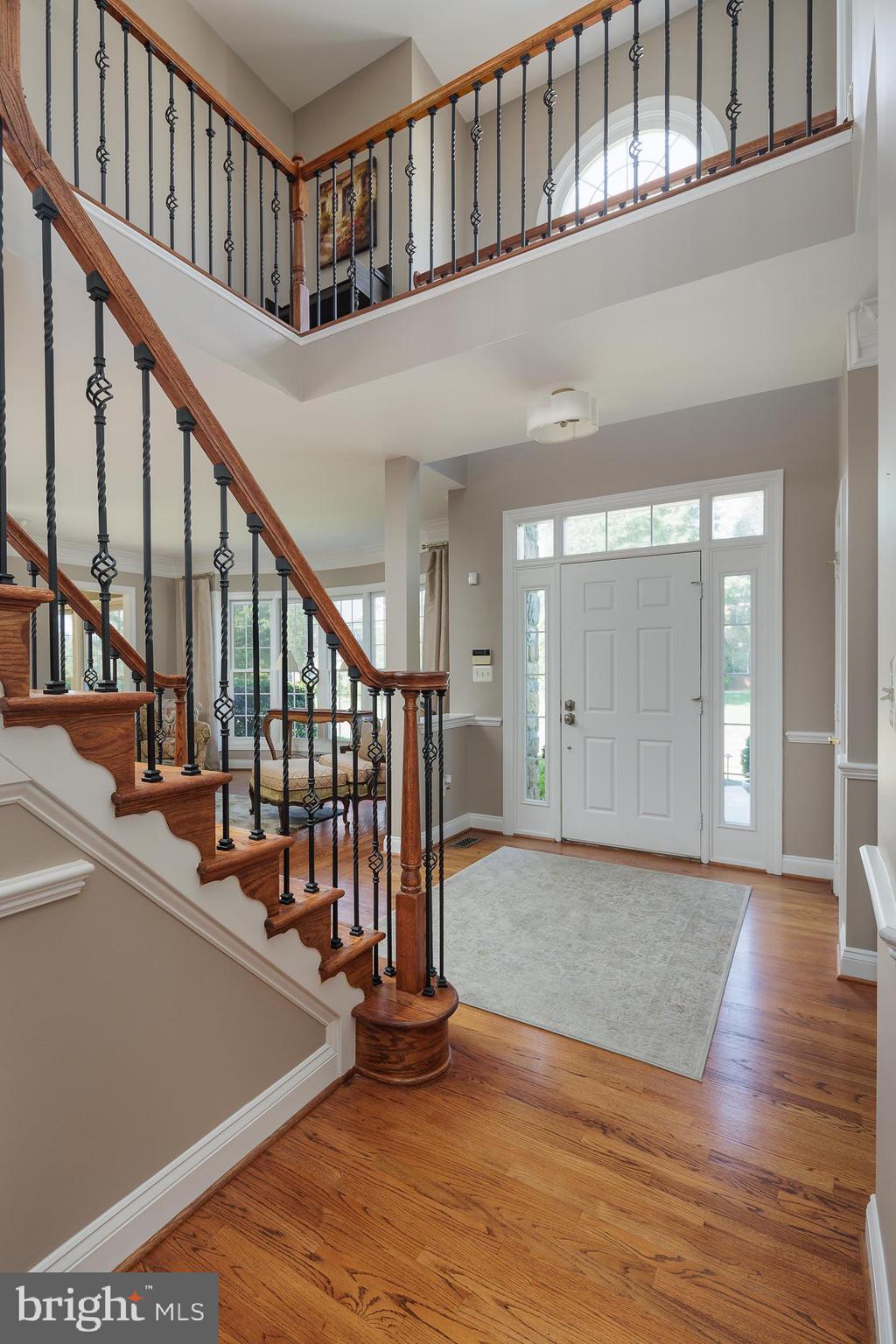 5716 YEWING WAY