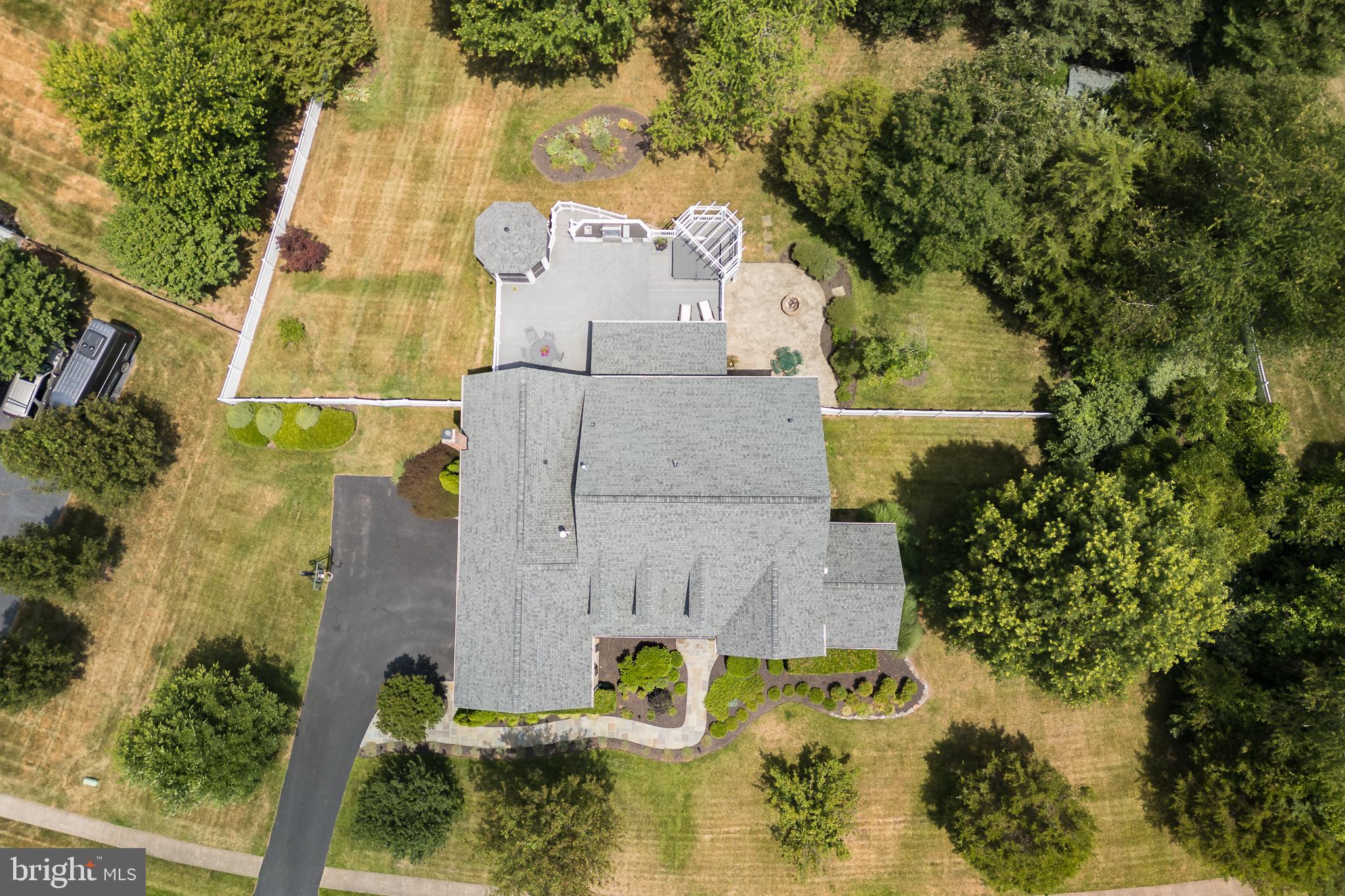 5716 YEWING WAY