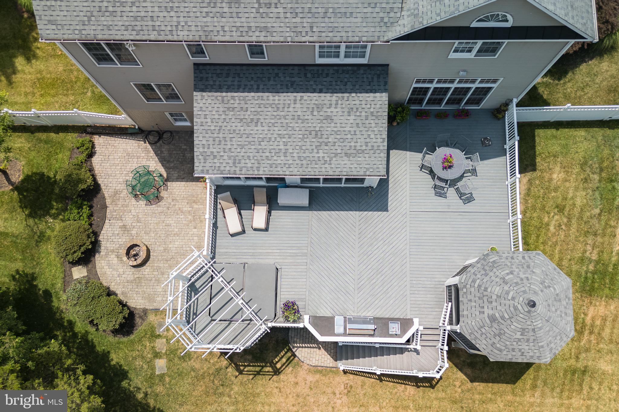 5716 YEWING WAY