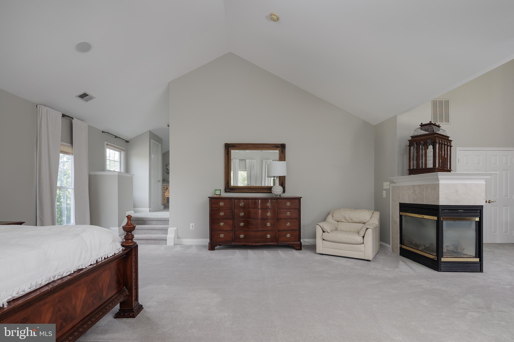 5716 YEWING WAY