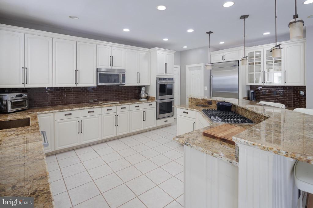 5716 YEWING WAY