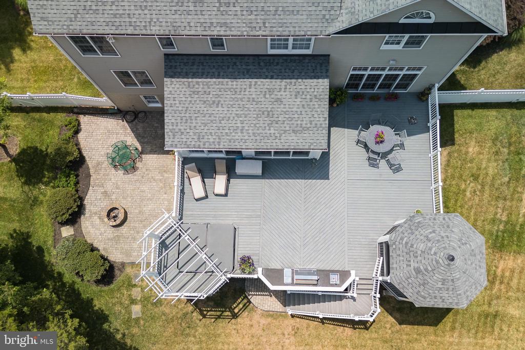 5716 YEWING WAY