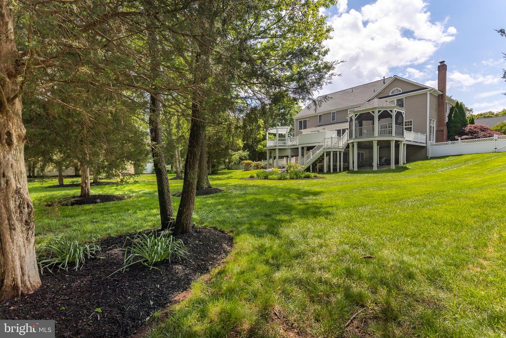 5716 YEWING WAY