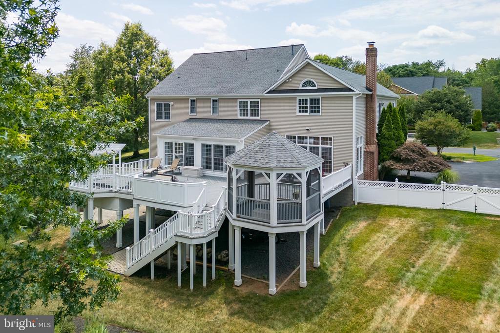 5716 YEWING WAY