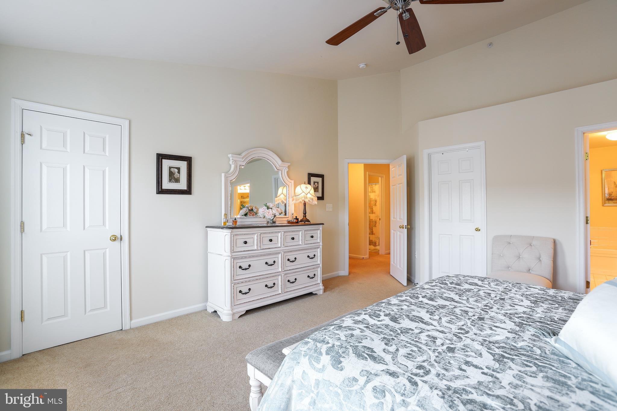 15284 ROSEMONT MANOR DRIVE